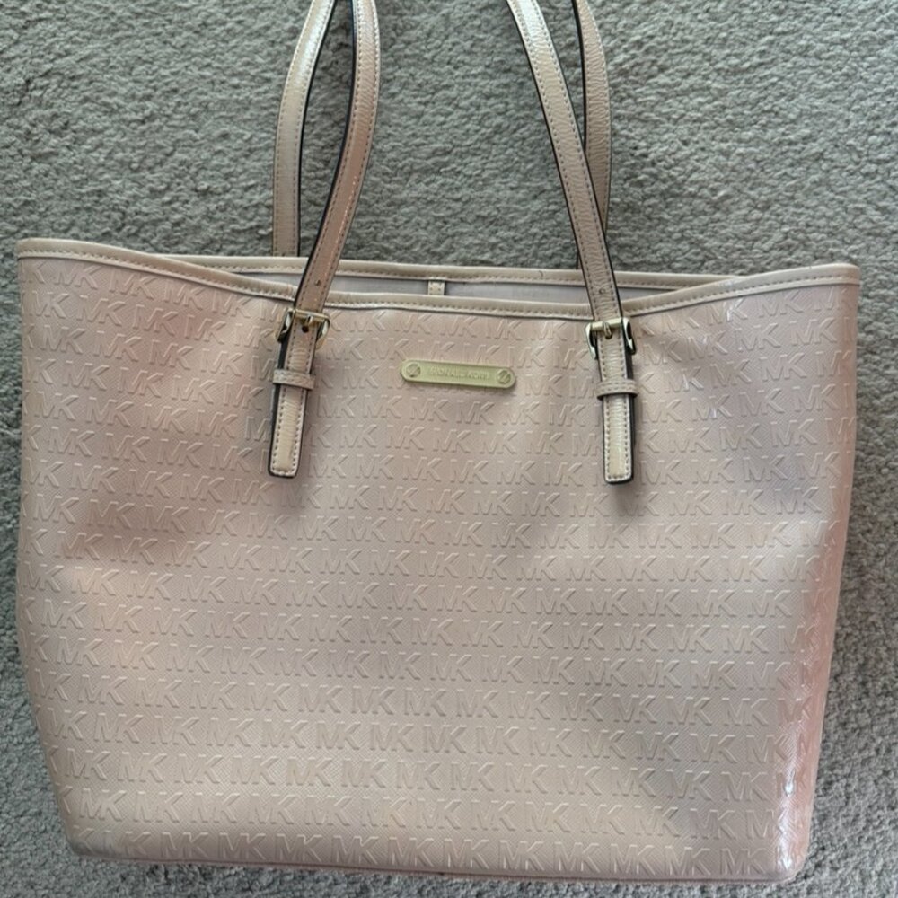 Michael Kors jEt Set Large Embossed Logo Patent Leather Tote Bag Nude